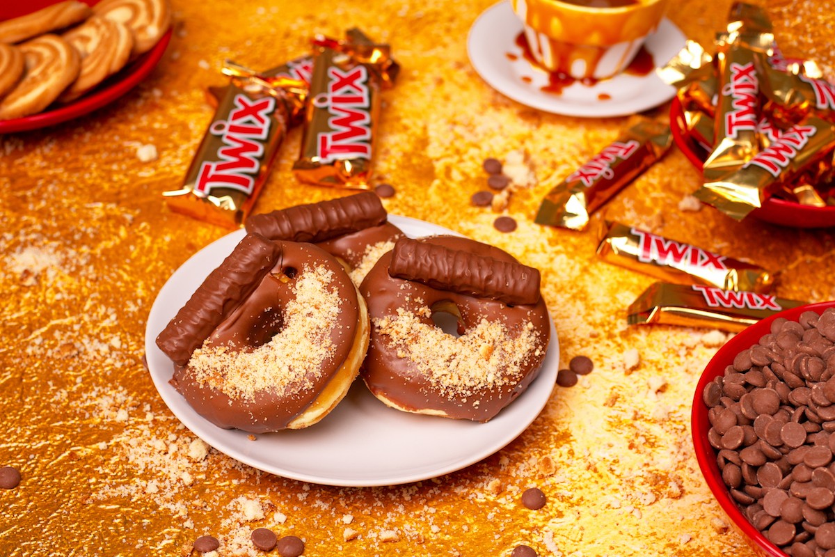 Twix - Donuttello Donuts